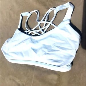 Lululemon free to be wild bra